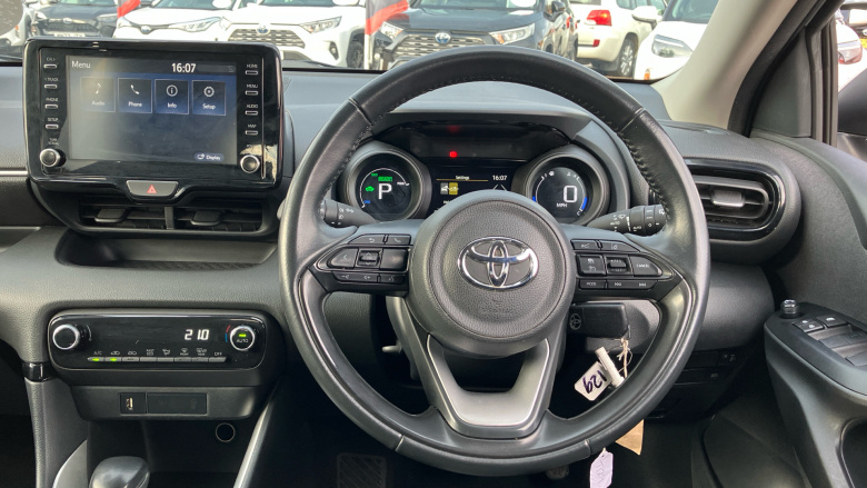 Toyota Yaris 1.5 Hybrid Design 5dr CVT Hybrid Hatchback